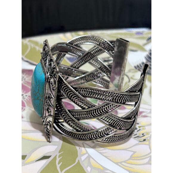 Vintage Tibetan Silver Cuff Bracelet Synthetic Turquoise Stone Boho Artsy Indie - Picture 3 of 6